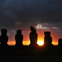 1-ile-de-paques-coucher-soleil-moai