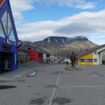 LongyearbynP1000631