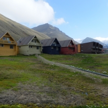 LongyearbynP1000845